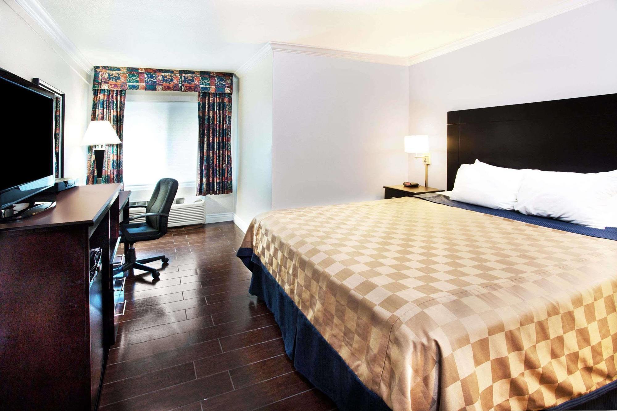 Travelodge By Wyndham Ocean Front Sunset Beach Bagian luar foto